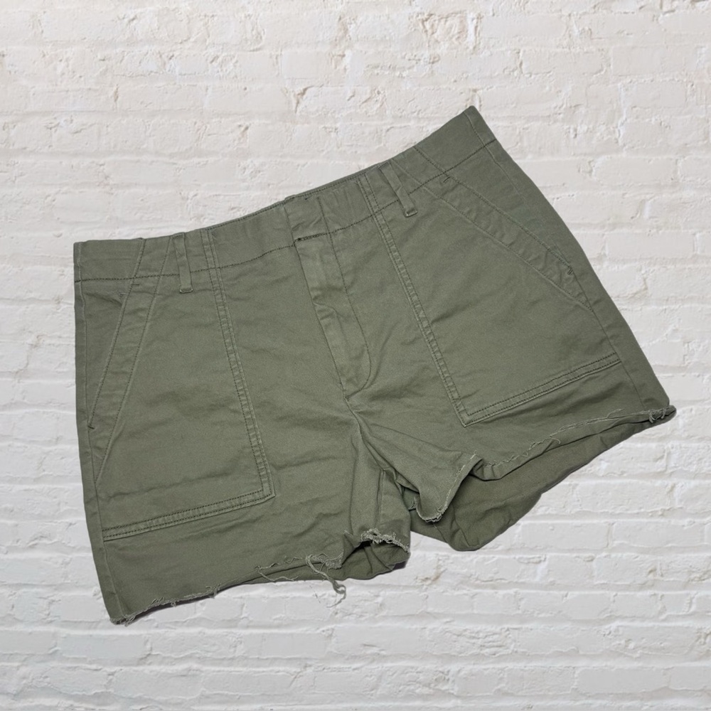 Banana Republic Khaki Green Distressed Hem Fringe Bermuda Shorts Women’s Size 8